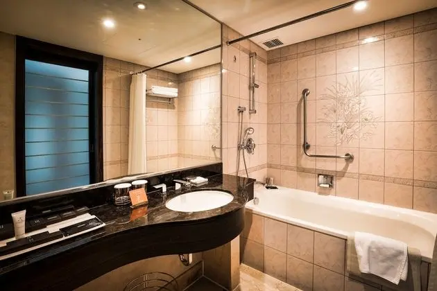 Family İki Ayrı Yataklı Oda (Fitness & Sauna Access for 2)