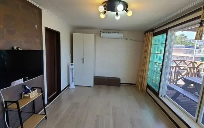 Oda (Room 201)