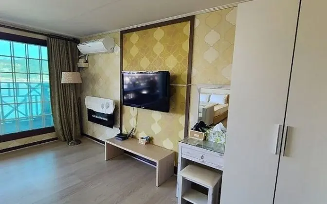 Oda (Room 202)