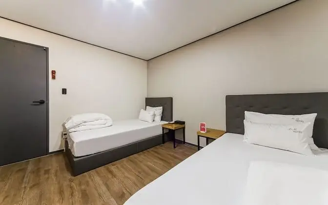 Oda (Twin (corona safe room))