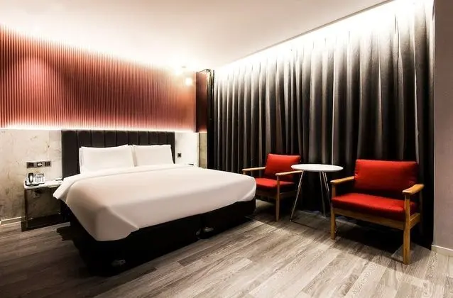 Standard Tek Büyük Yataklı Oda