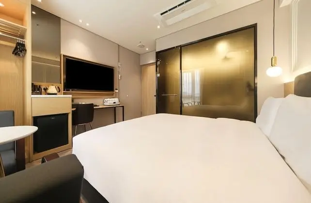 Standard Tek Büyük Yataklı Oda