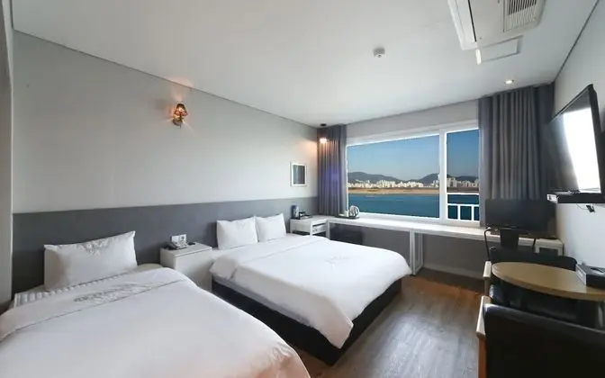 Oda (Full Ocean Business Twin (Netflix Acc)