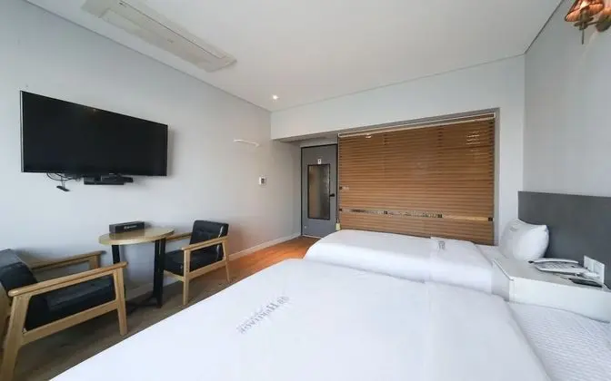 Oda (Full Ocean Business Twin (Netflix Acc)