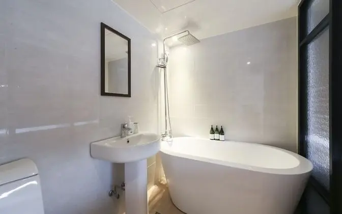 Oda (Full Ocean Business Twin (Netflix Acc)