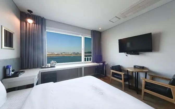 Oda (Full Ocean Business Twin (Netflix Acc)