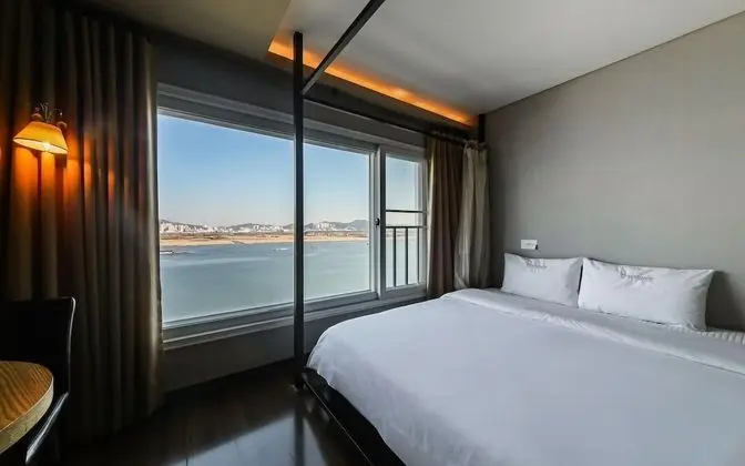 Oda (Full Ocean Canopy Premium (Netflix Ac)