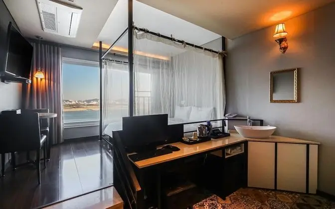 Oda (Full Ocean Canopy Premium (Netflix Ac)