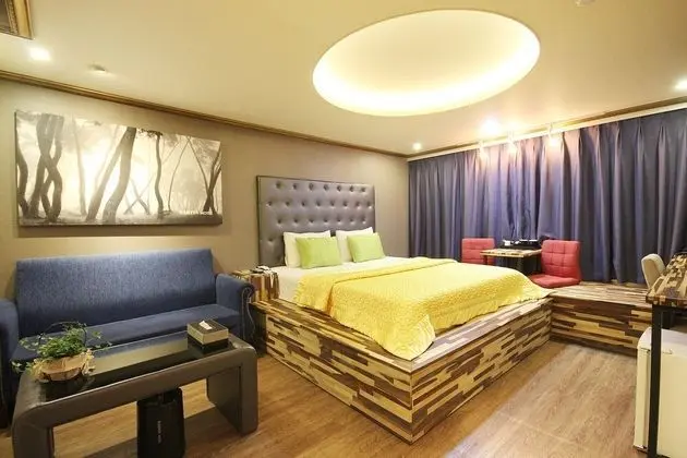 Oda (Deluxe Room / Netflix)