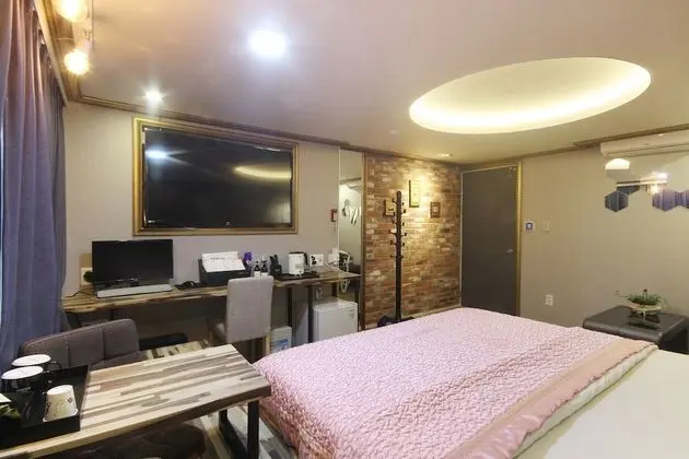 Oda (Deluxe Room / Netflix)