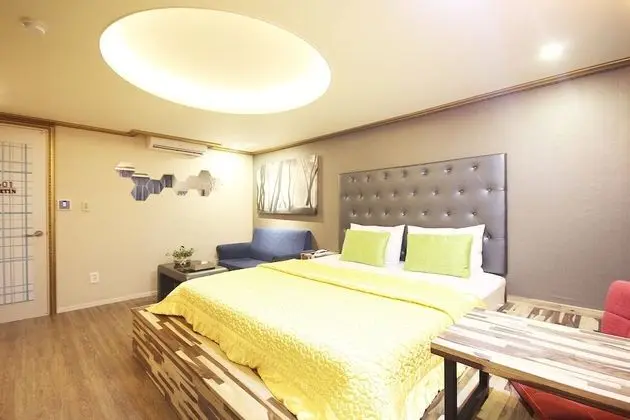 Oda (Deluxe Room / Netflix)