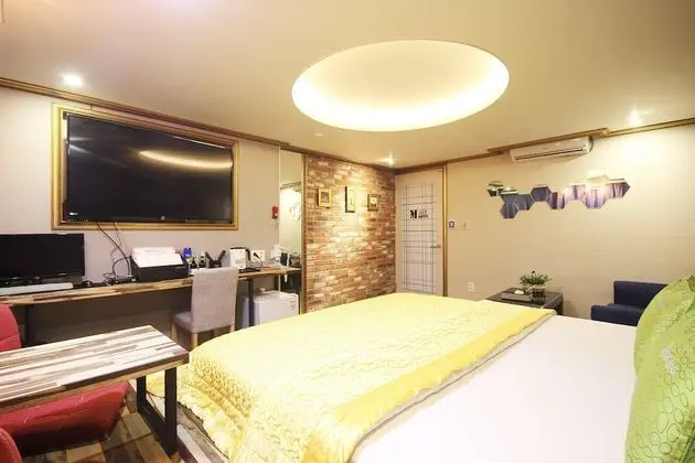 Oda (Deluxe Room / Netflix)