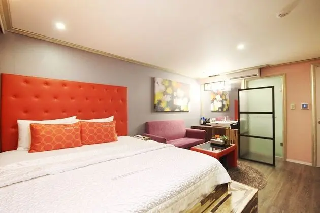 Oda (Deluxe Room / Netflix)