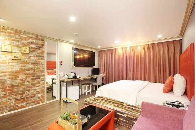 Oda (Deluxe Room / Netflix)