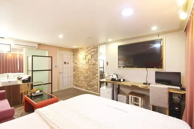 Oda (Deluxe Room / Netflix)