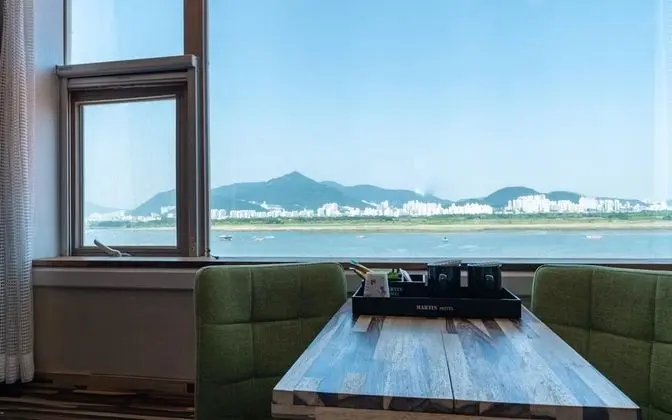 Oda (Deluxe Room / Netflix)