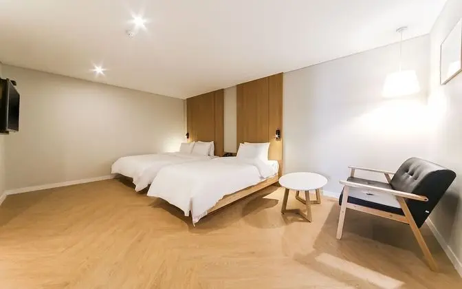 Oda (Deluxe Twin B (Free Breakfast Netflix)