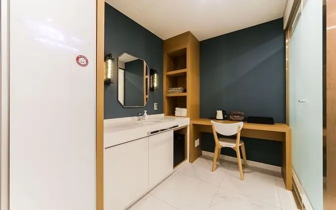 Oda (Deluxe Twin B (Free Breakfast Netflix)