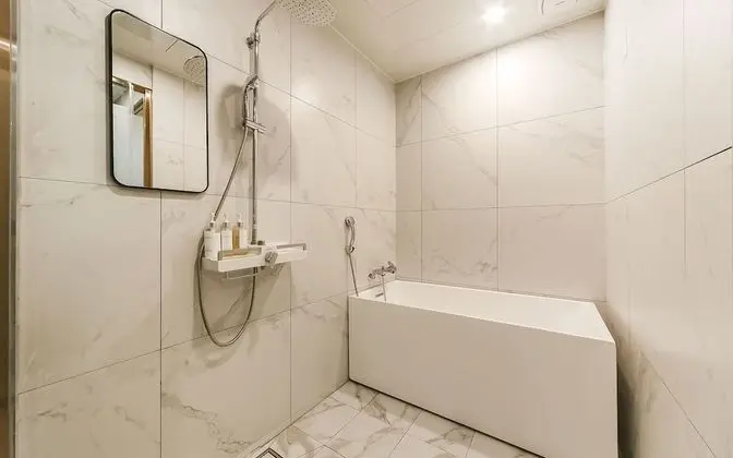 Oda (Deluxe Twin B (Free Breakfast Netflix)