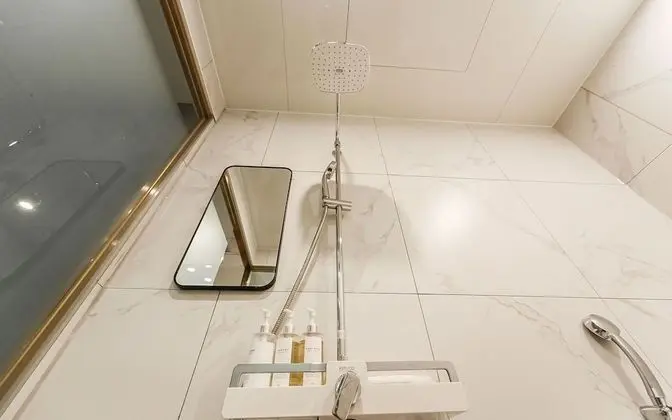 Oda (Deluxe Twin B (Free Breakfast Netflix)