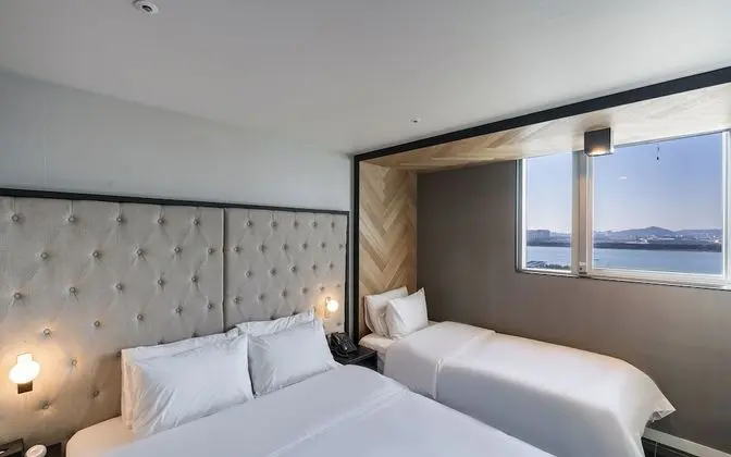 Oda (Deluxe Twin B (Free Breakfast Netflix)