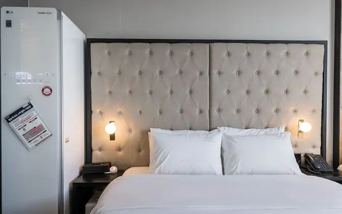 Oda (Deluxe Twin B (Free Breakfast Netflix)