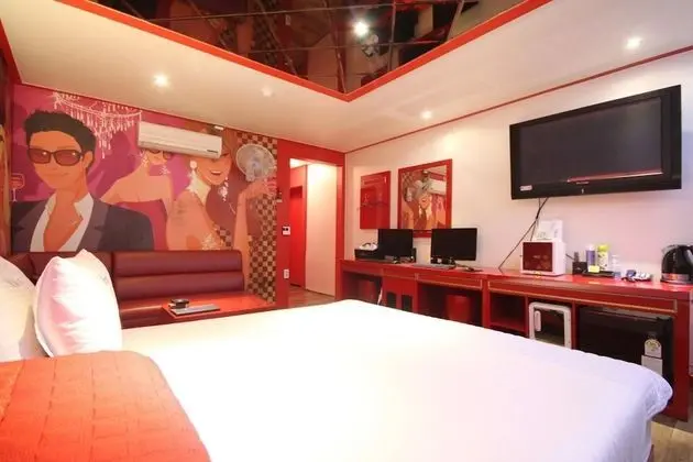 Oda (Semi-Special Room (Netflix viewing av)
