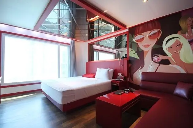 Oda (Semi-Special Room (Netflix viewing av)