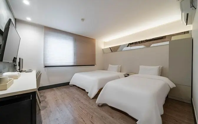 Oda (Korean-style Ondol Room)