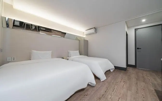 Oda (Korean-style Ondol Room)