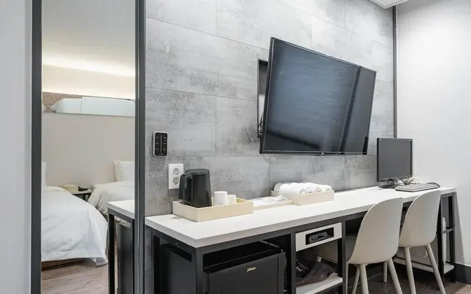 Oda (Korean-style Ondol Room)