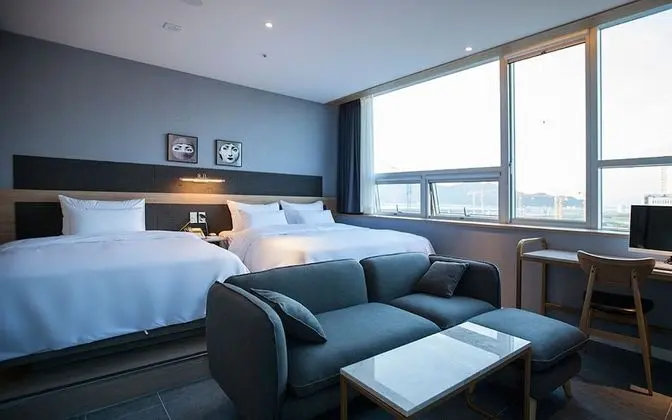 Oda (Family Twin (Breakfast free Netflix +)