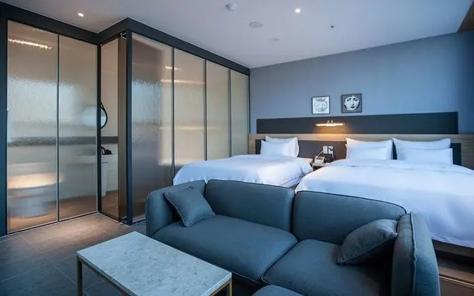 Oda (Family Twin (Breakfast free Netflix +)