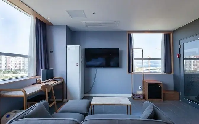 Oda (Family Twin (Breakfast free Netflix +)