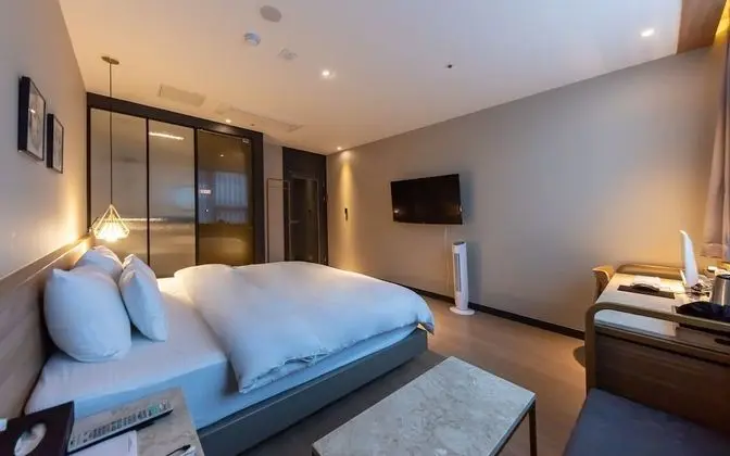 Oda (Standard B (Breakfast provided free u)