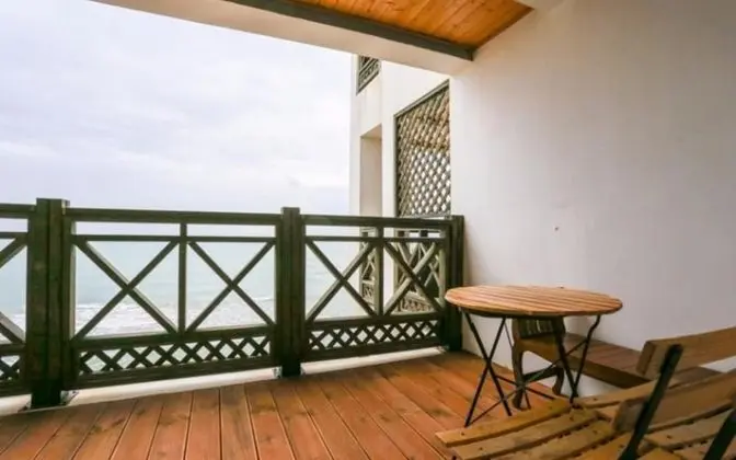 Oda (Room 201 (Ocean View))