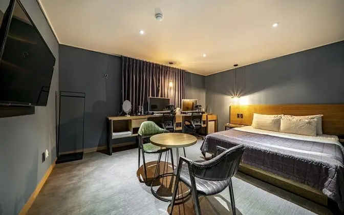 Oda (Premium high-end 2PC (CPU Ryzen 5 360)