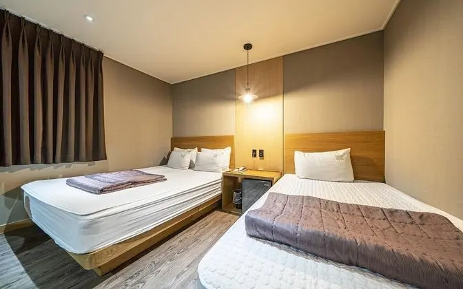 Oda (Premium Twin (Free Netflix Twin Bed ")