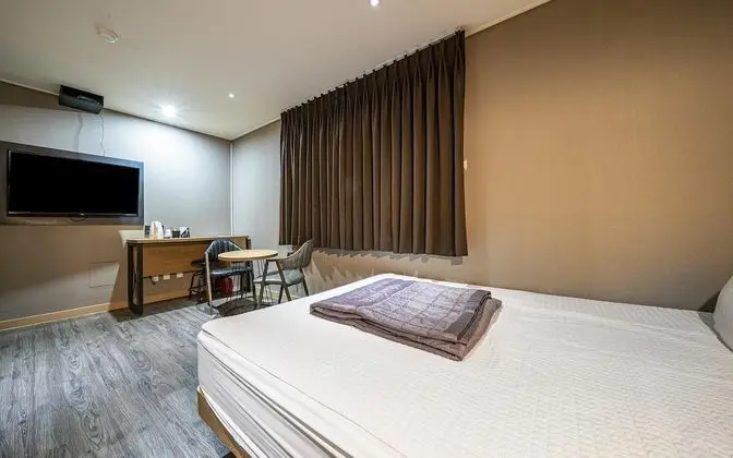 Oda (Premium Twin (Free Netflix Twin Bed ")