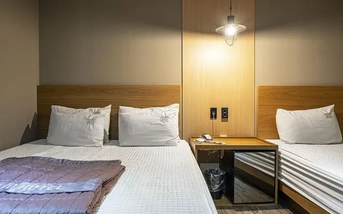 Oda (Premium Twin (Free Netflix Twin Bed ")