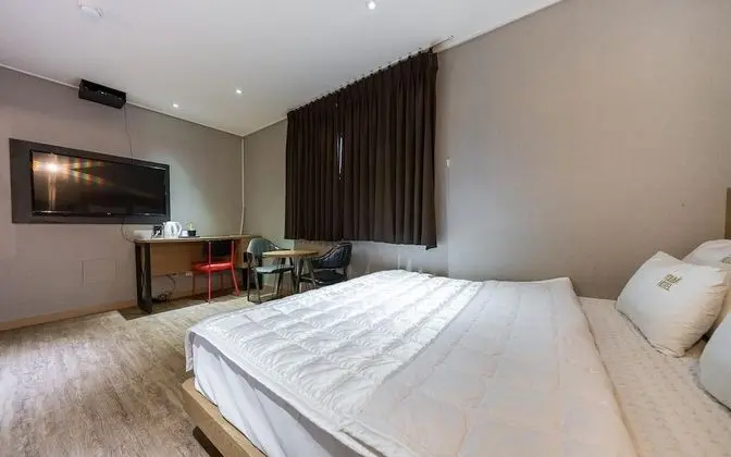 Oda (Premium Twin (Free Netflix Twin Bed ")