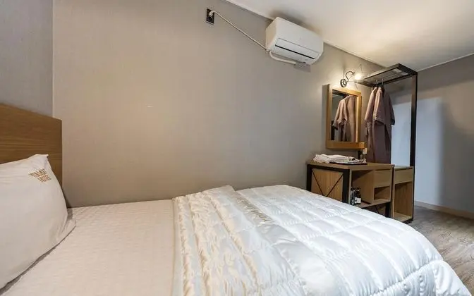 Oda (Premium Twin (Free Netflix Twin Bed ")