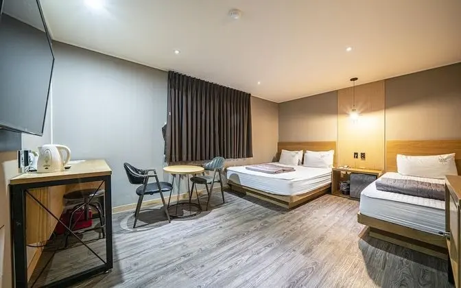 Oda (Premium Twin (Free Netflix Twin Bed ")