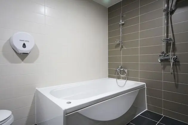 Oda (VIP twin (pre-parking available TV ba)