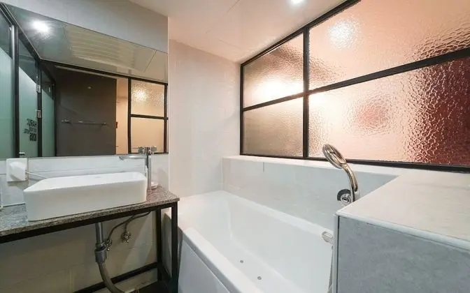 Oda (Deluxe Gold (Netflix available))