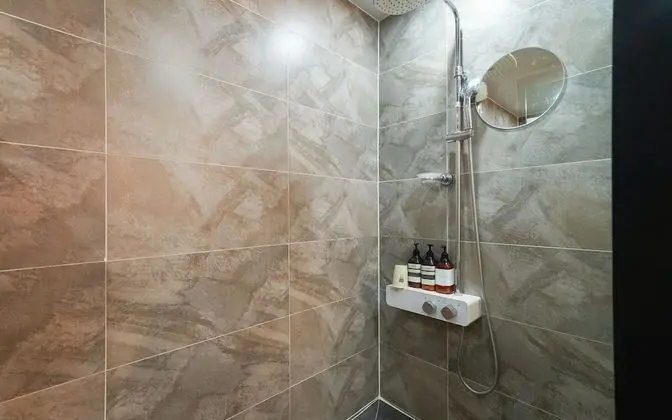 Oda (Deluxe Gold (Netflix available))