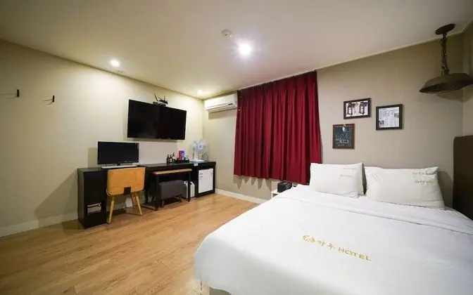 Oda (Deluxe Gold (Netflix available))