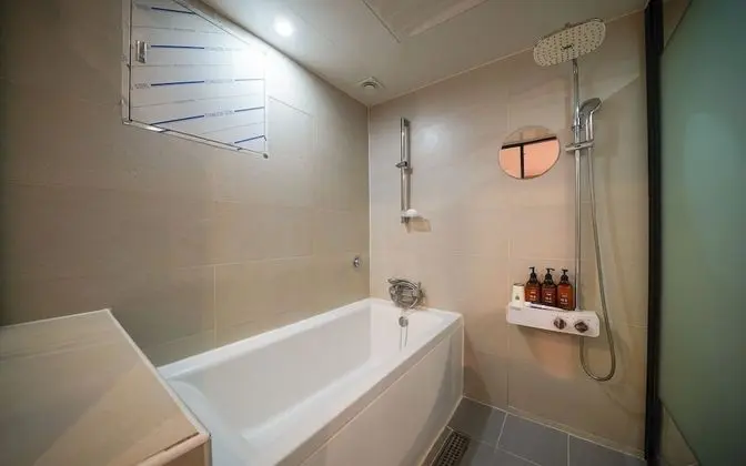 Oda (Deluxe Gold (Netflix available))