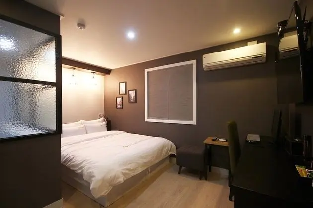 Oda (Deluxe Gold (Netflix available))