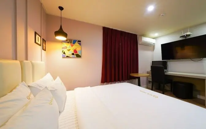 Oda (Deluxe (Netflix Available))